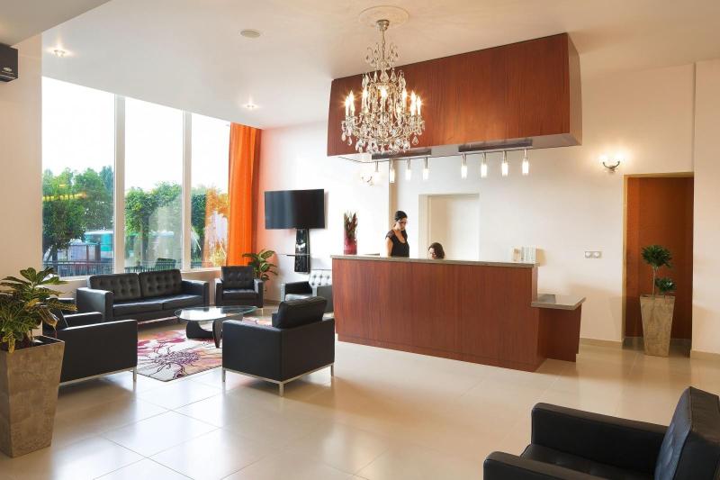 Executive Hotel - Lobi