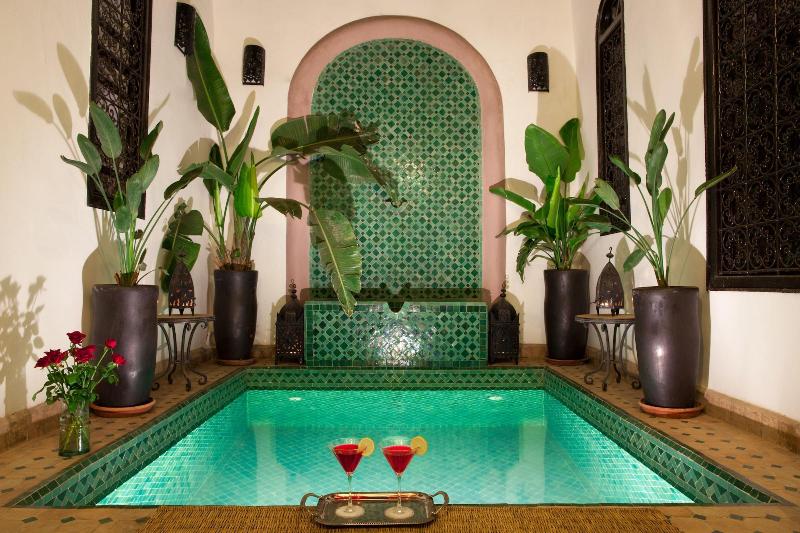 Riad Houdou - Aktivite