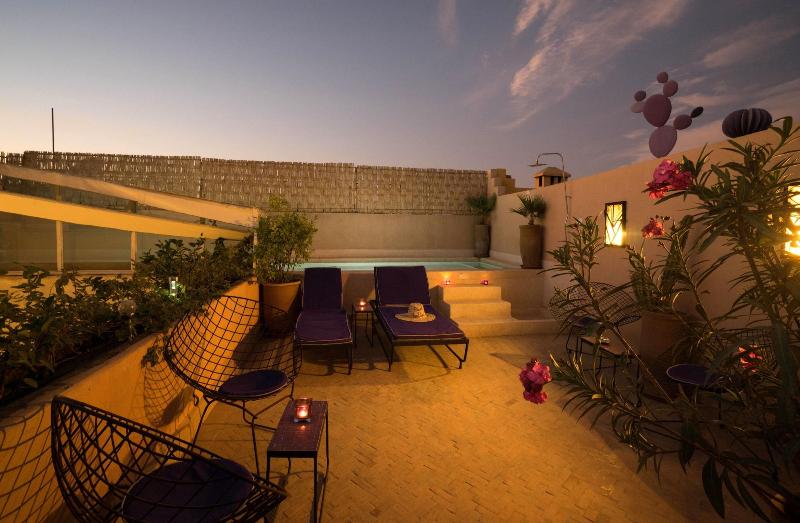 Riad Houdou - Aktivite