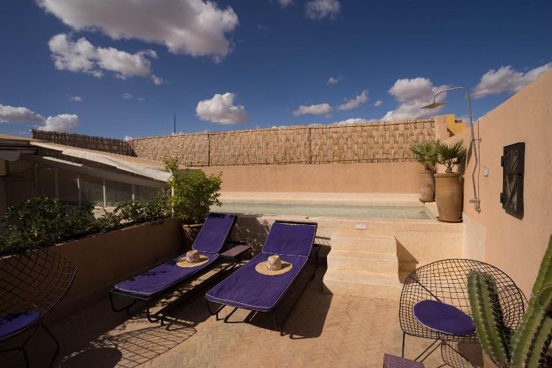 Riad Houdou - Aktivite
