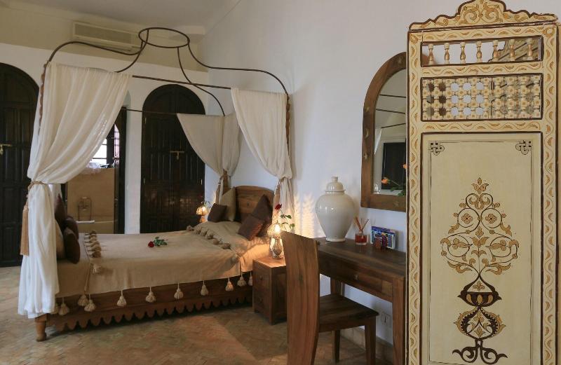 Riad Houdou - Oda