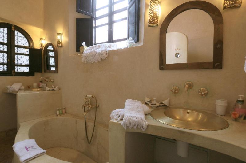 Riad Houdou - Oda