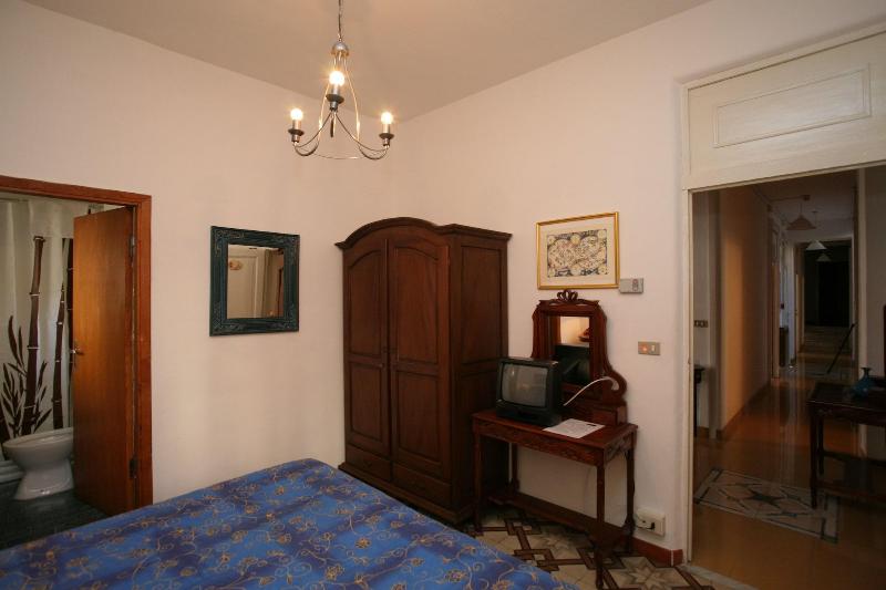 Hotel Roma   Scanno - Oda