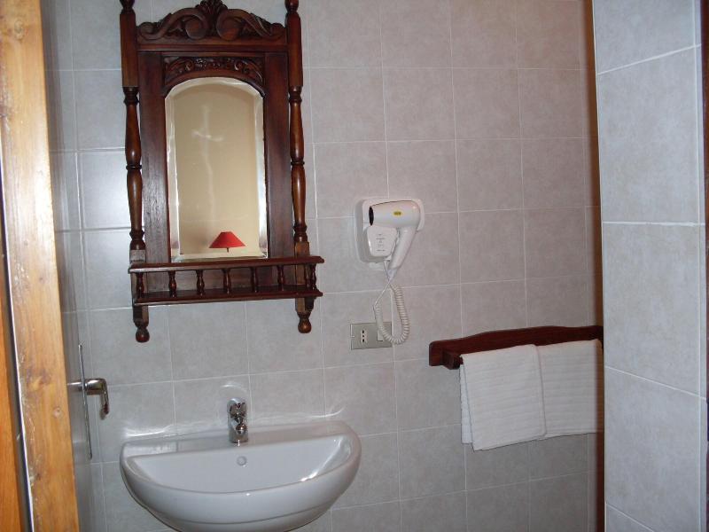 Hotel Roma   Scanno - Oda