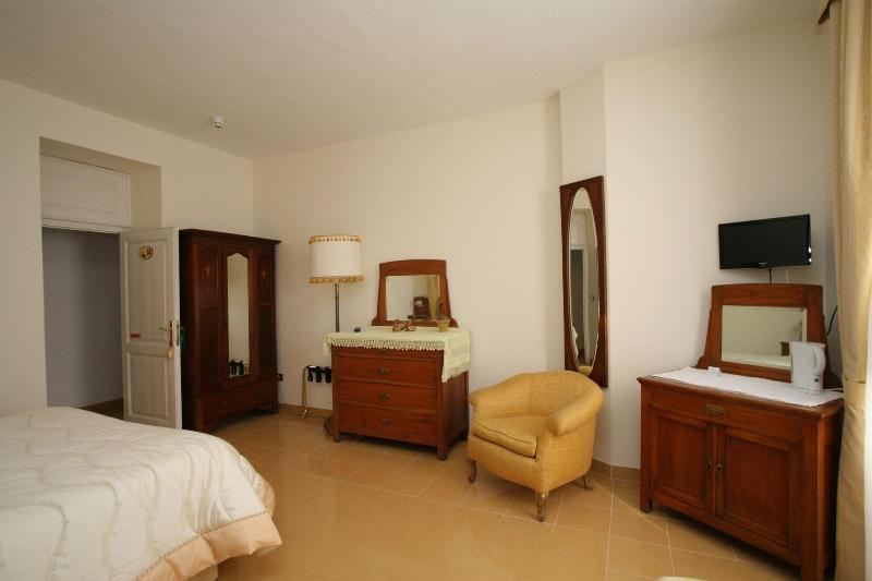 Hotel Roma   Scanno - Oda