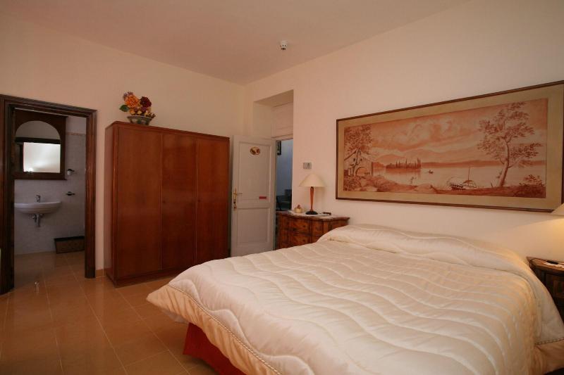 Hotel Roma   Scanno - Oda