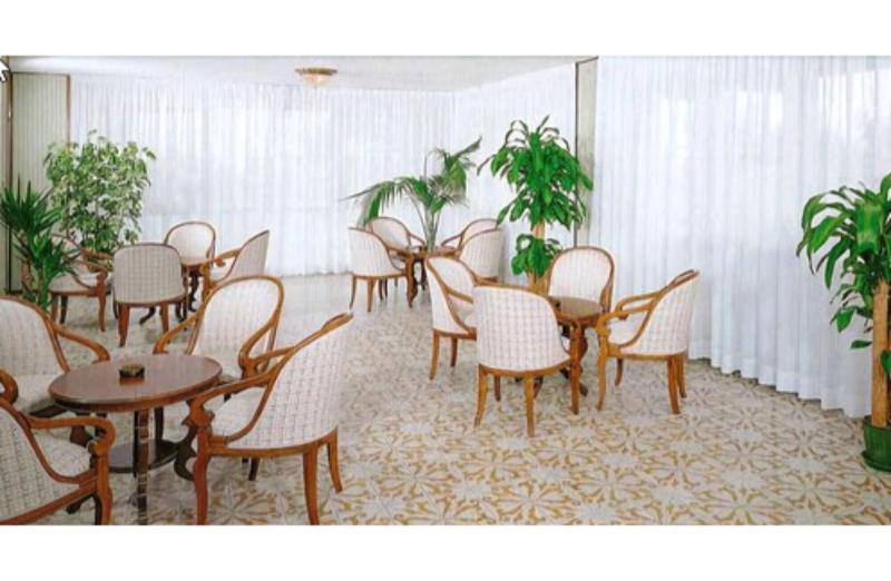 Hotel Diplomatic - Lobi