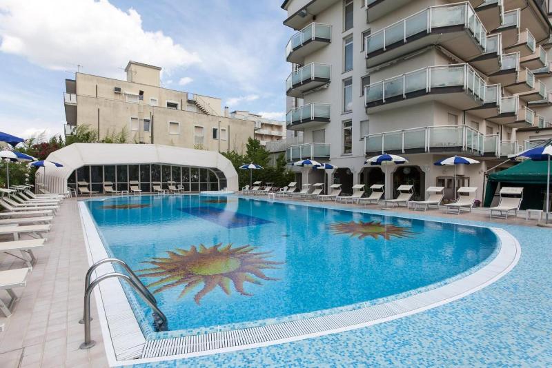Hotel Diplomatic - Havuz