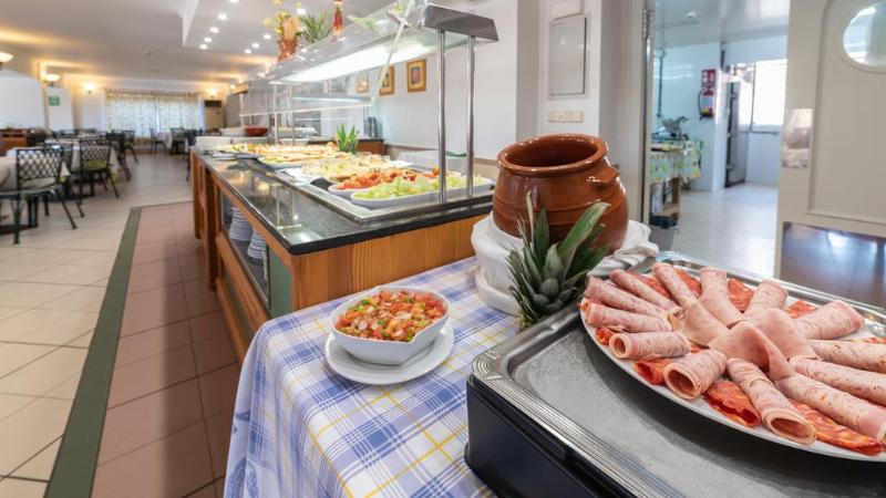 Hotel Pato Rojo - Restoran