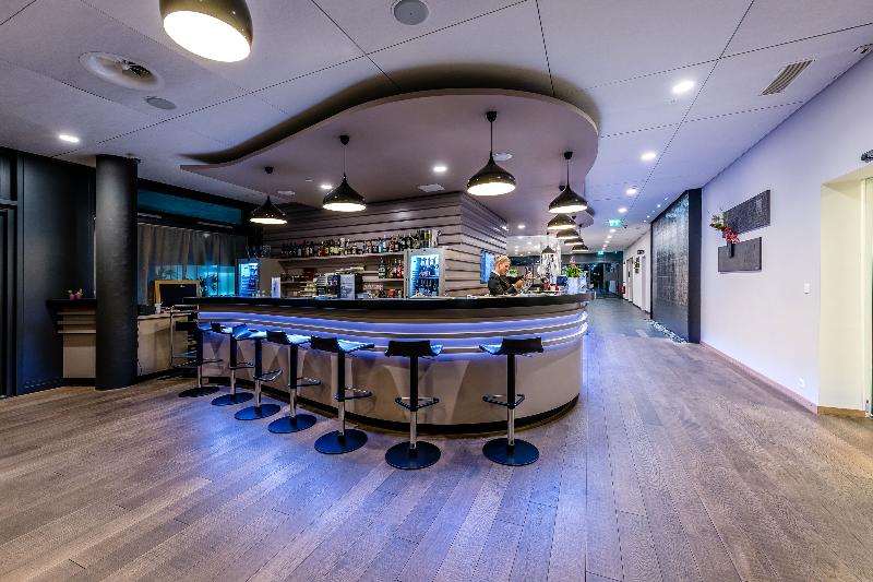 Lake Geneva Hotel - Bar