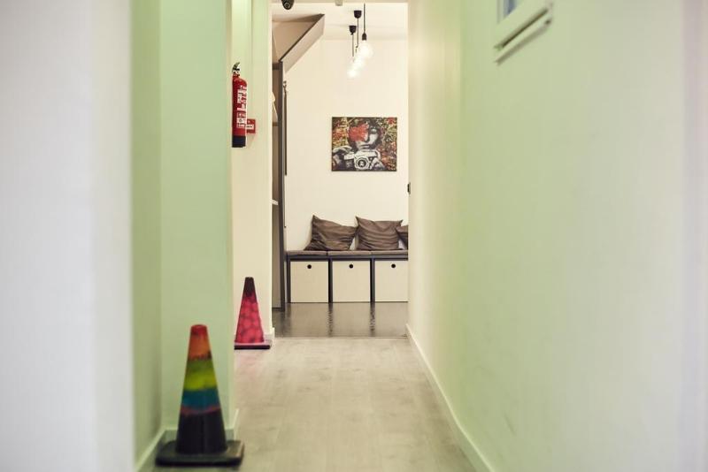 Free Hostels Barcelona - Genel