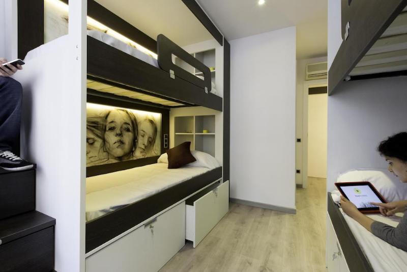Free Hostels Barcelona - Genel