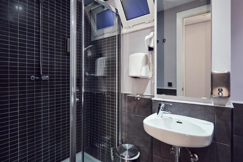 Free Hostels Barcelona - Genel