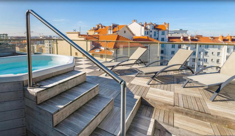Lagrange City Apparthotel Lyon Lumiere - Havuz