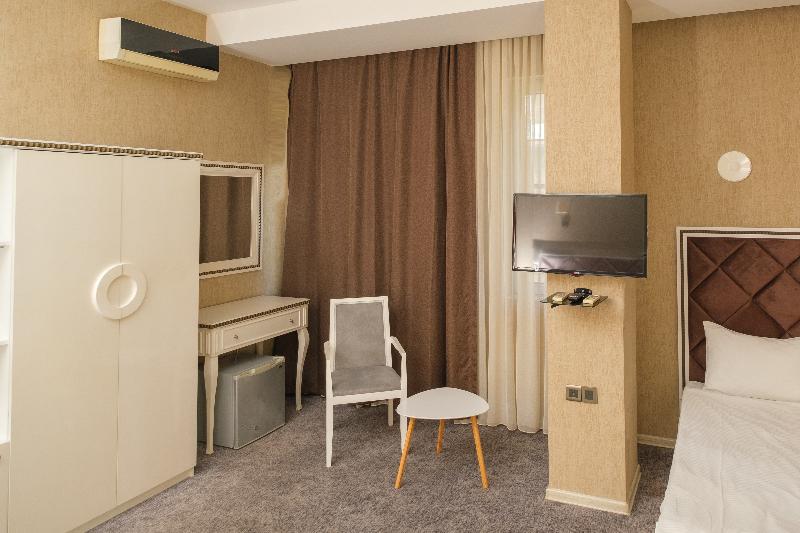 Maestro Hotel Baku - Oda