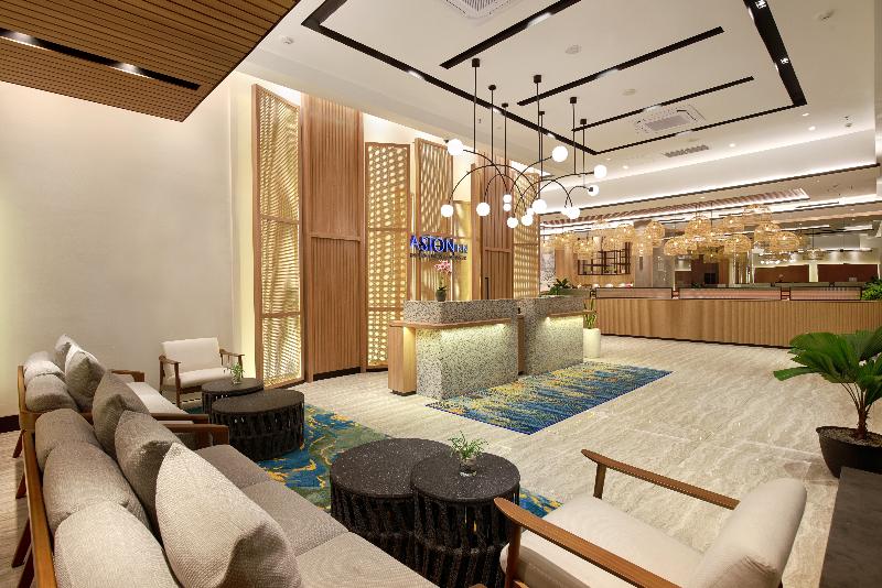 Aston Inn Pantai Losari Makassar - Lobi
