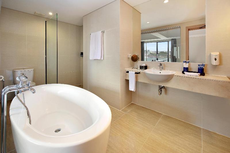 Aston Inn Pantai Losari Makassar - Oda