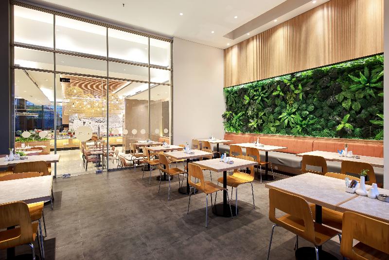 Aston Inn Pantai Losari Makassar - Restoran