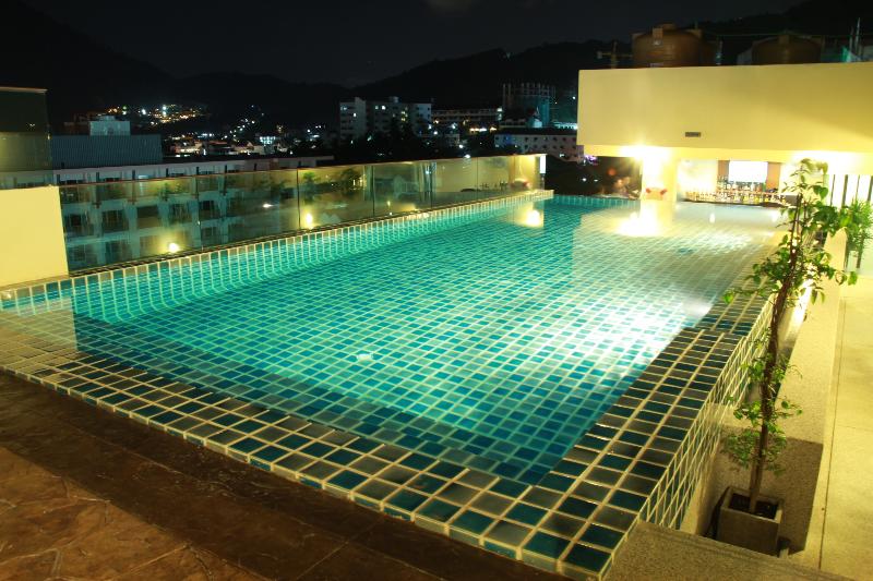Hemingway's Silk Hotel - Havuz