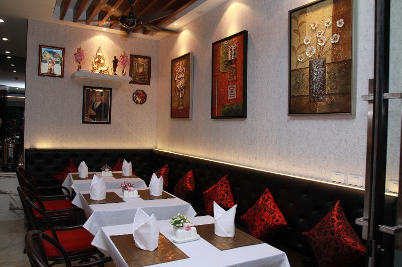 Hemingway's Silk Hotel - Restoran