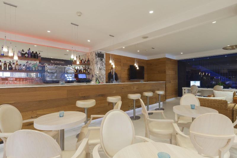 Canyelles Marina 3000 - Bar