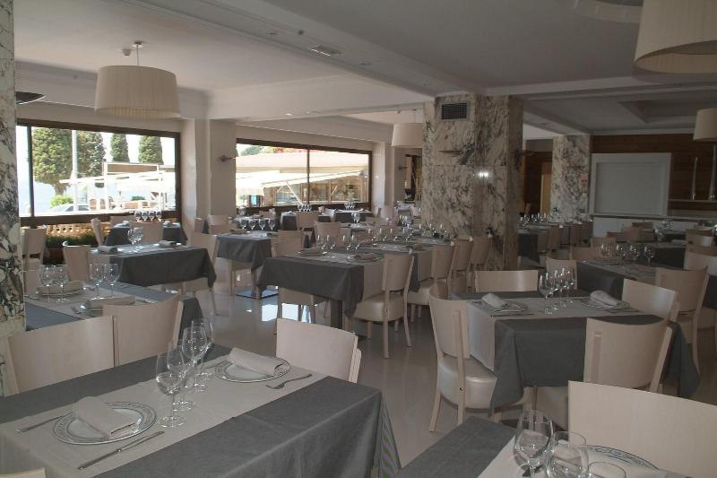 Canyelles Marina 3000 - Restoran