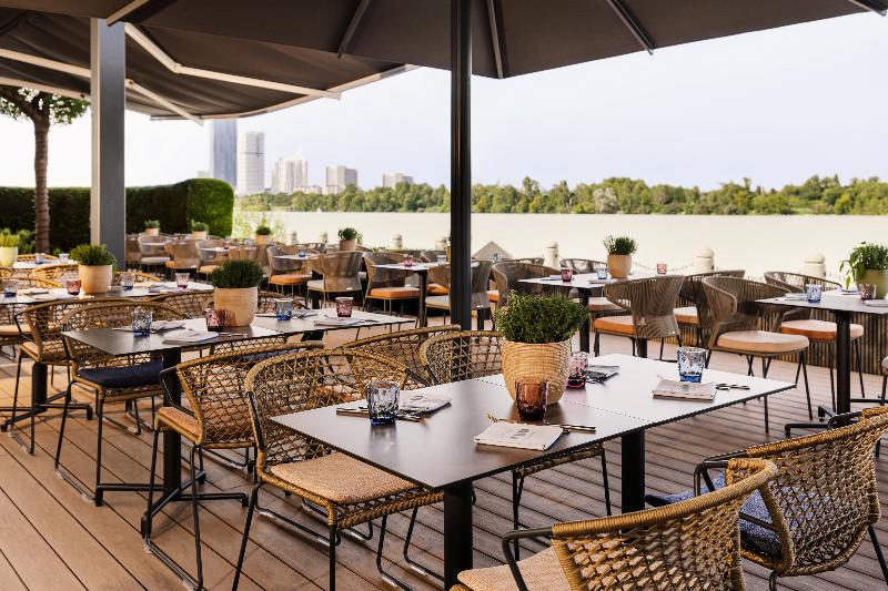 Hilton Vienna Waterfront - Teras