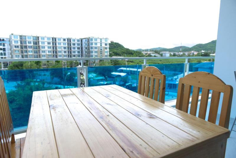 My Resort Service Apartment - Teras