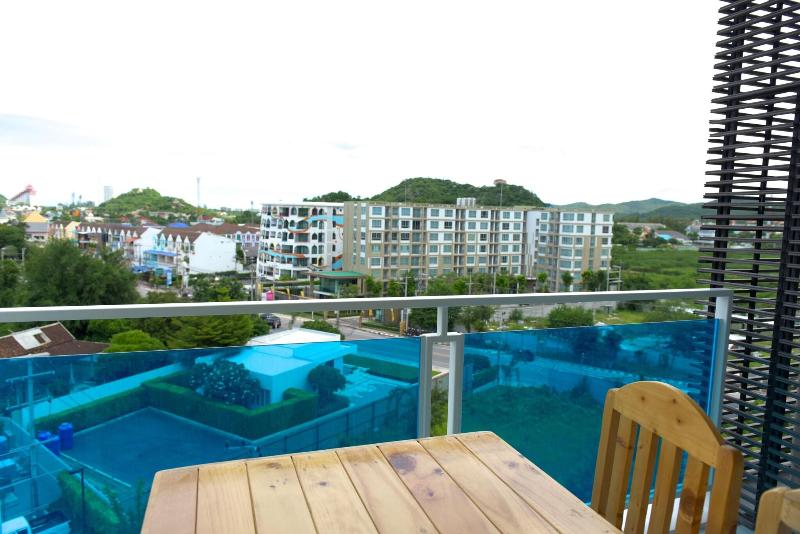 My Resort Service Apartment - Teras