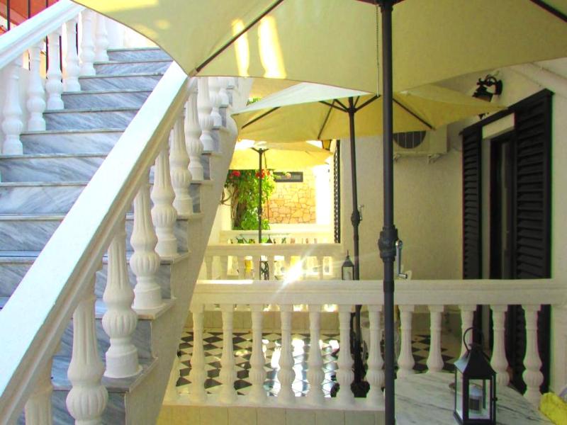 Castellino Studios - Genel