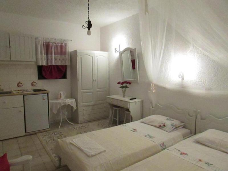 Castellino Studios - Oda
