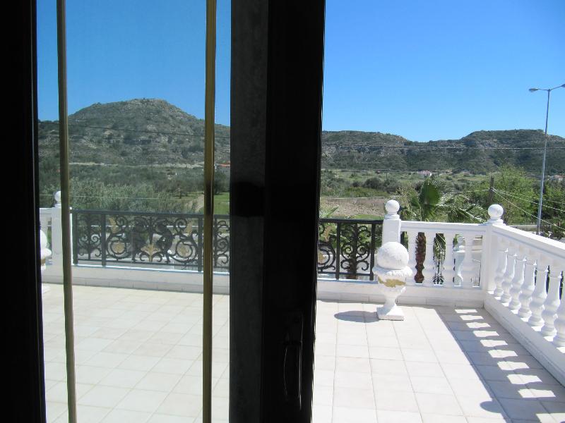 Castellino Studios - Oda