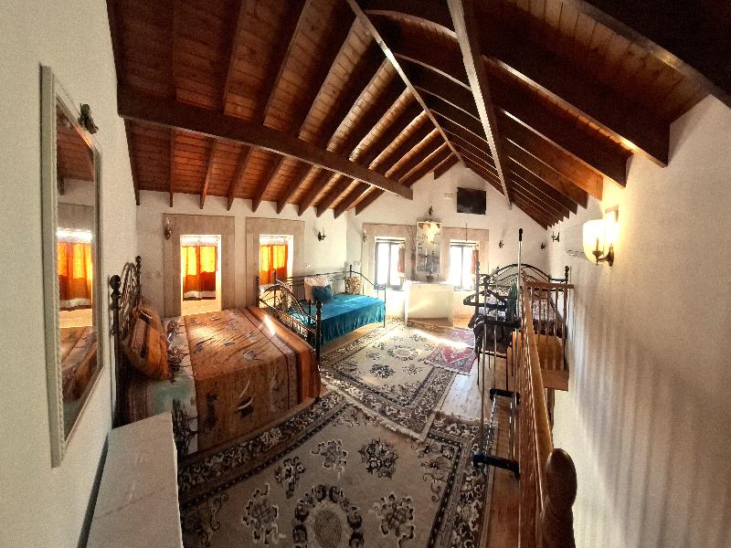 Castellino Studios - Oda
