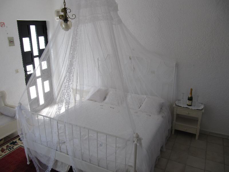 Castellino Studios - Oda
