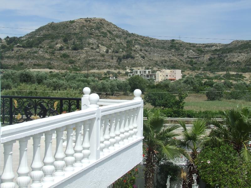 Castellino Studios - Oda