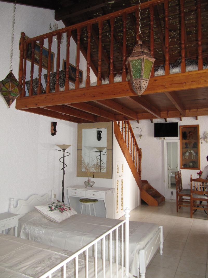 Castellino Studios - Oda