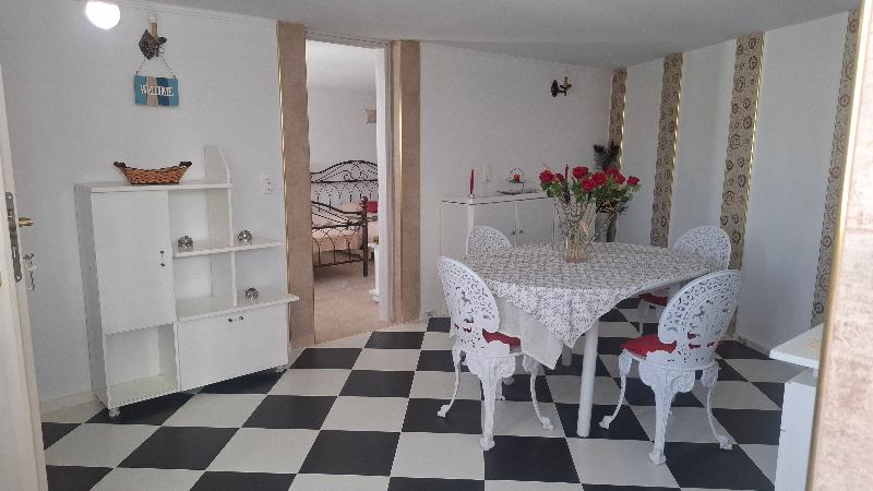 Castellino Studios - Oda