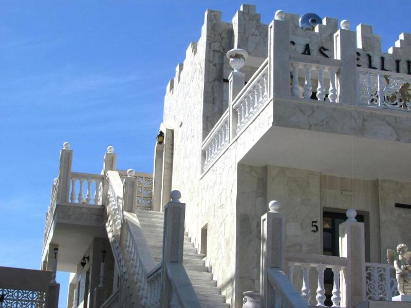 Castellino Studios - Oda