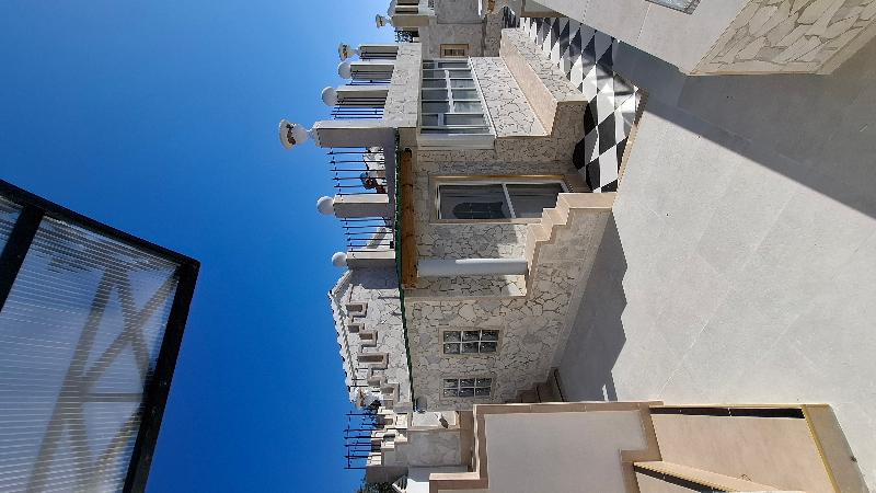 Castellino Studios - Oda