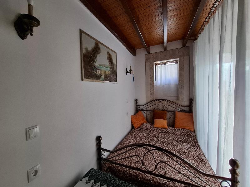 Castellino Studios - Oda