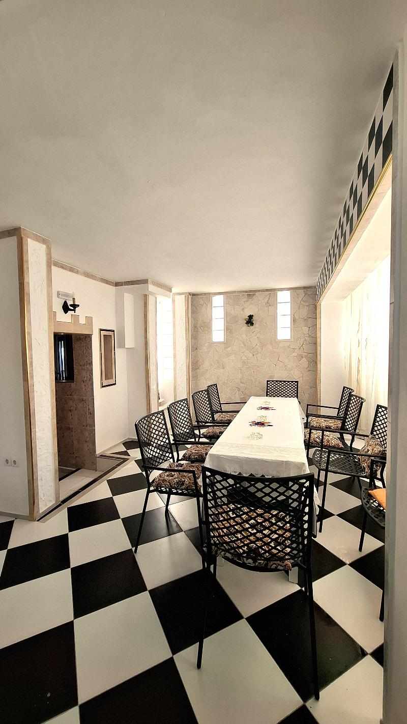 Castellino Studios - Oda