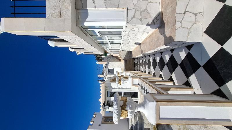 Castellino Studios - Oda