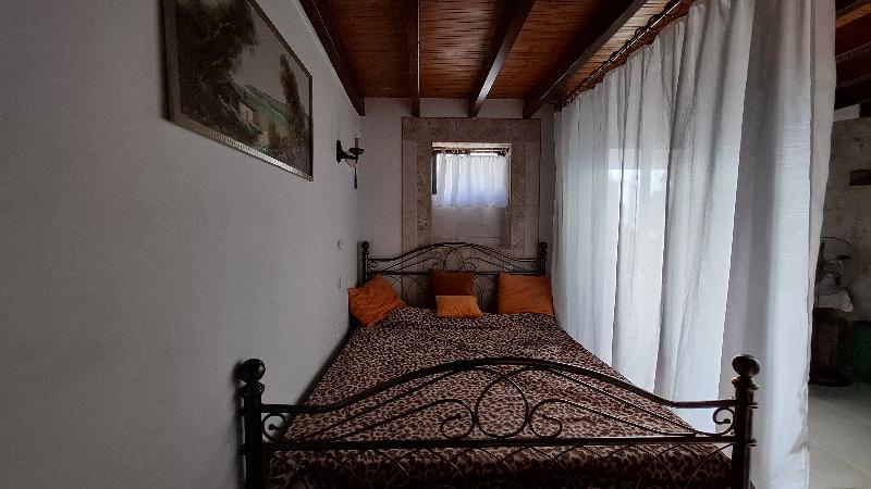 Castellino Studios - Oda