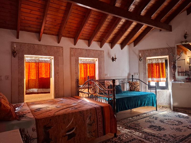 Castellino Studios - Oda