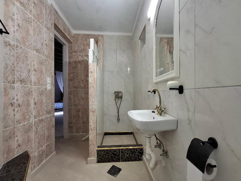 Castellino Studios - Oda