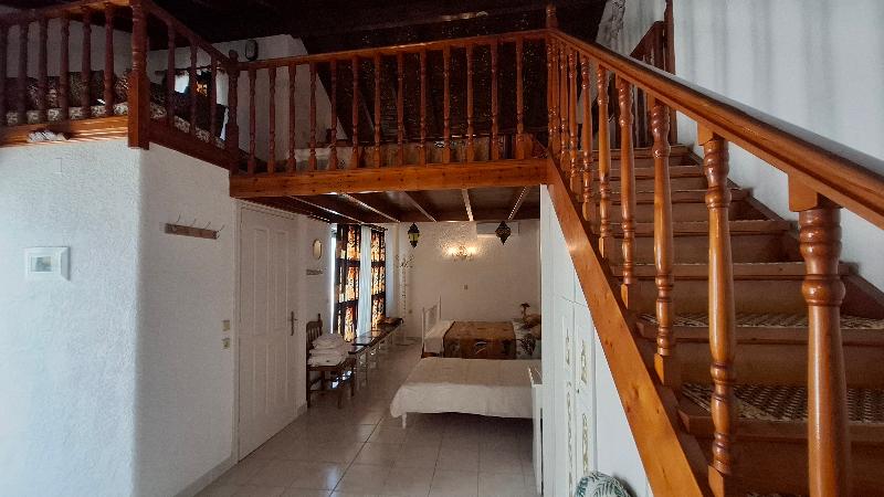 Castellino Studios - Oda