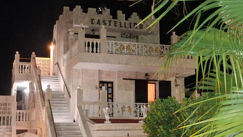 Castellino Studios - Oda