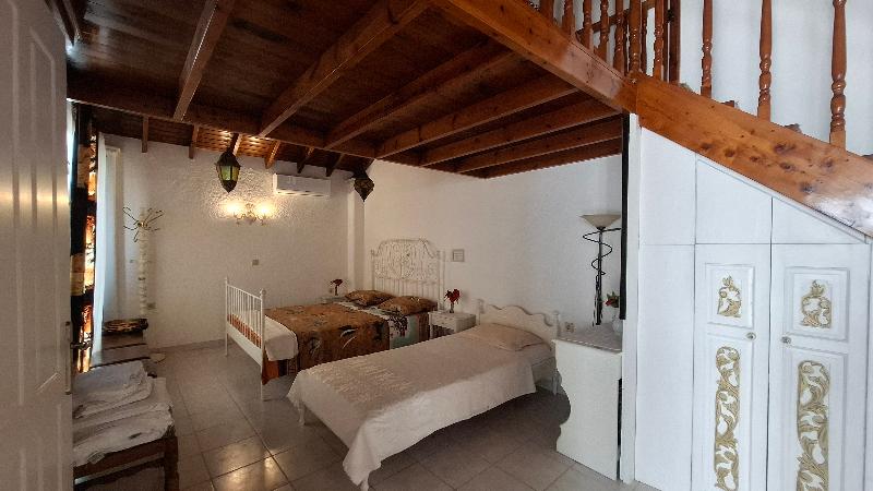 Castellino Studios - Oda