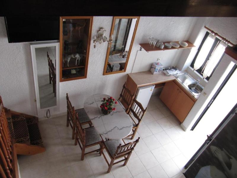 Castellino Studios - Oda