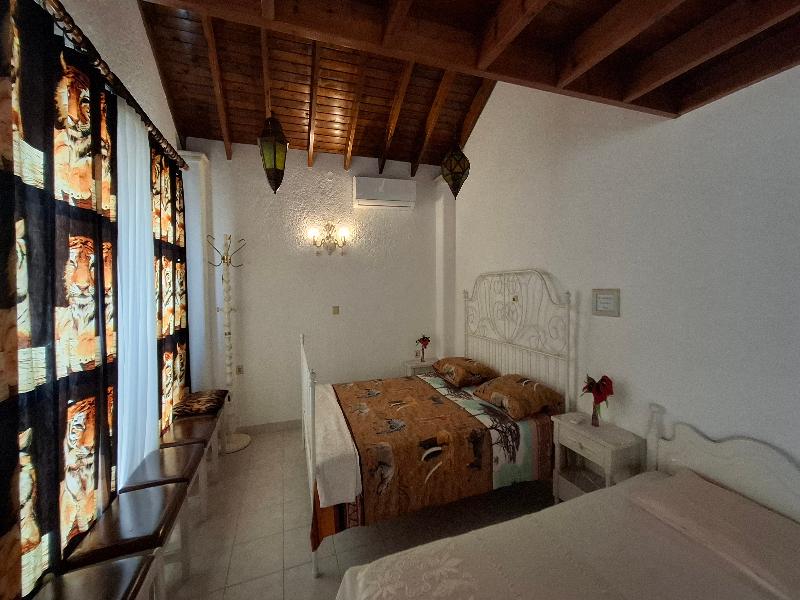 Castellino Studios - Oda